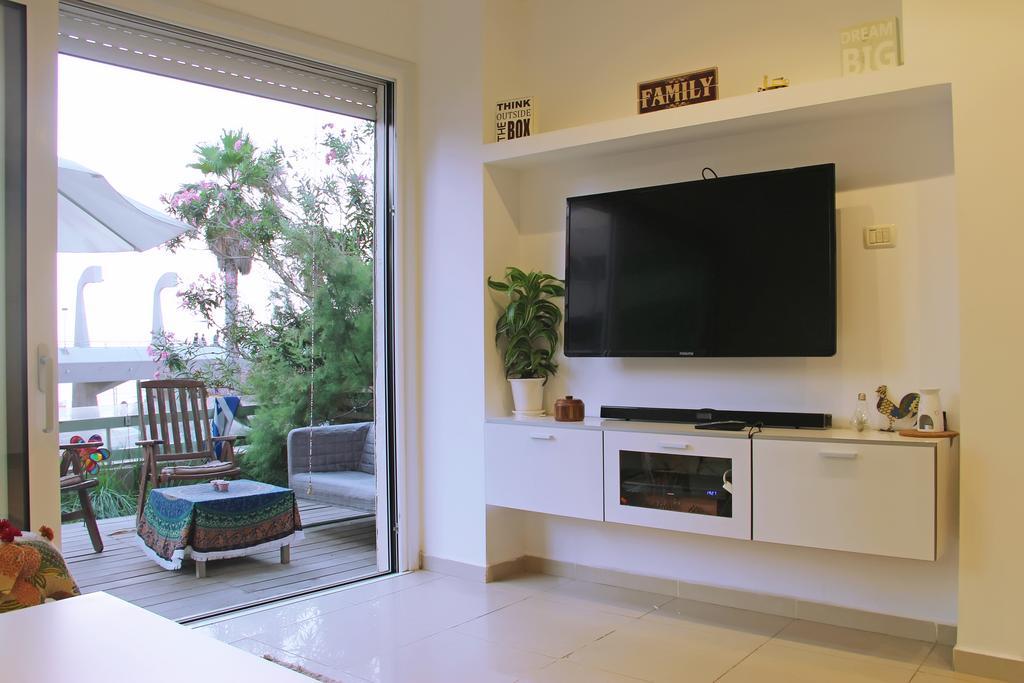 Gordon Beach Apartments เทลอาวีฟ ภายนอก รูปภาพ